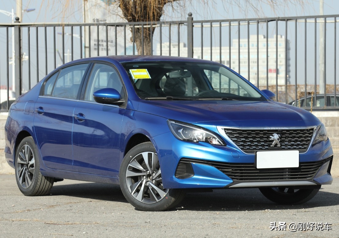 标致408空间大还是轩逸空间大,花同样的钱你会选哪个