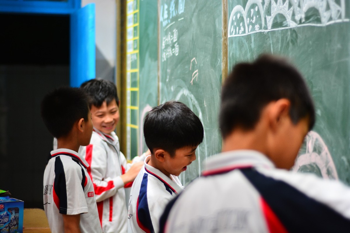 绳子装饰瓶子简单大全,多样化的瓶子创意美术