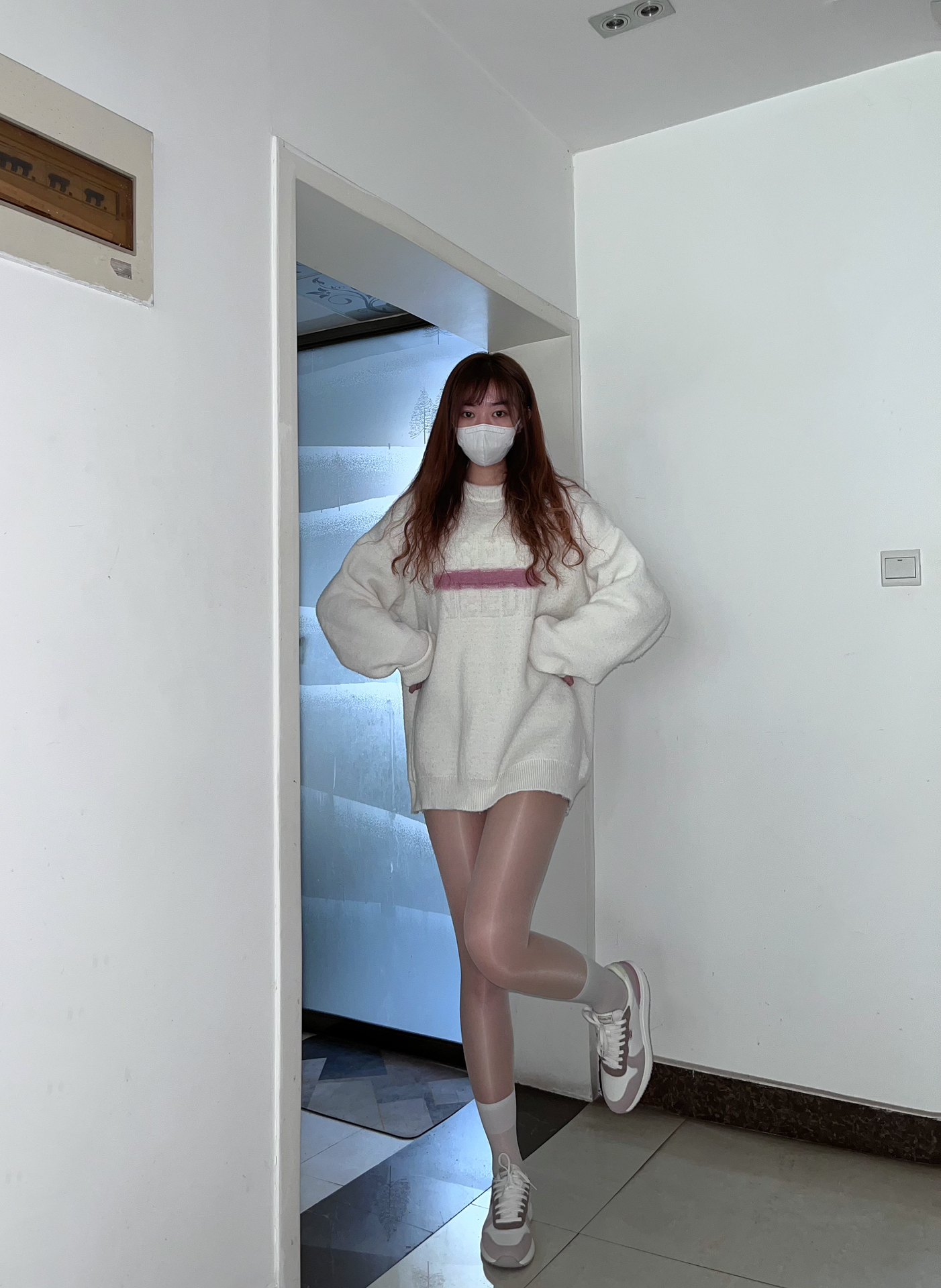 闺蜜钟情于油亮*袜丝**，今天终于知道原因了