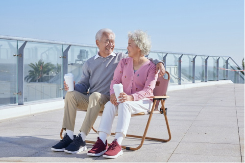 重阳节足力健老人鞋,中秋节送爸妈足力健老人鞋