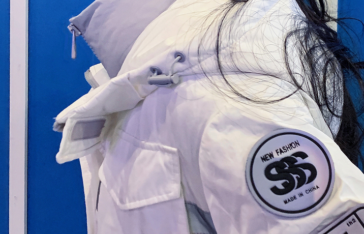 加拿大鹅与国内羽绒服的区别,蒙口羽绒服好还是加拿大鹅好