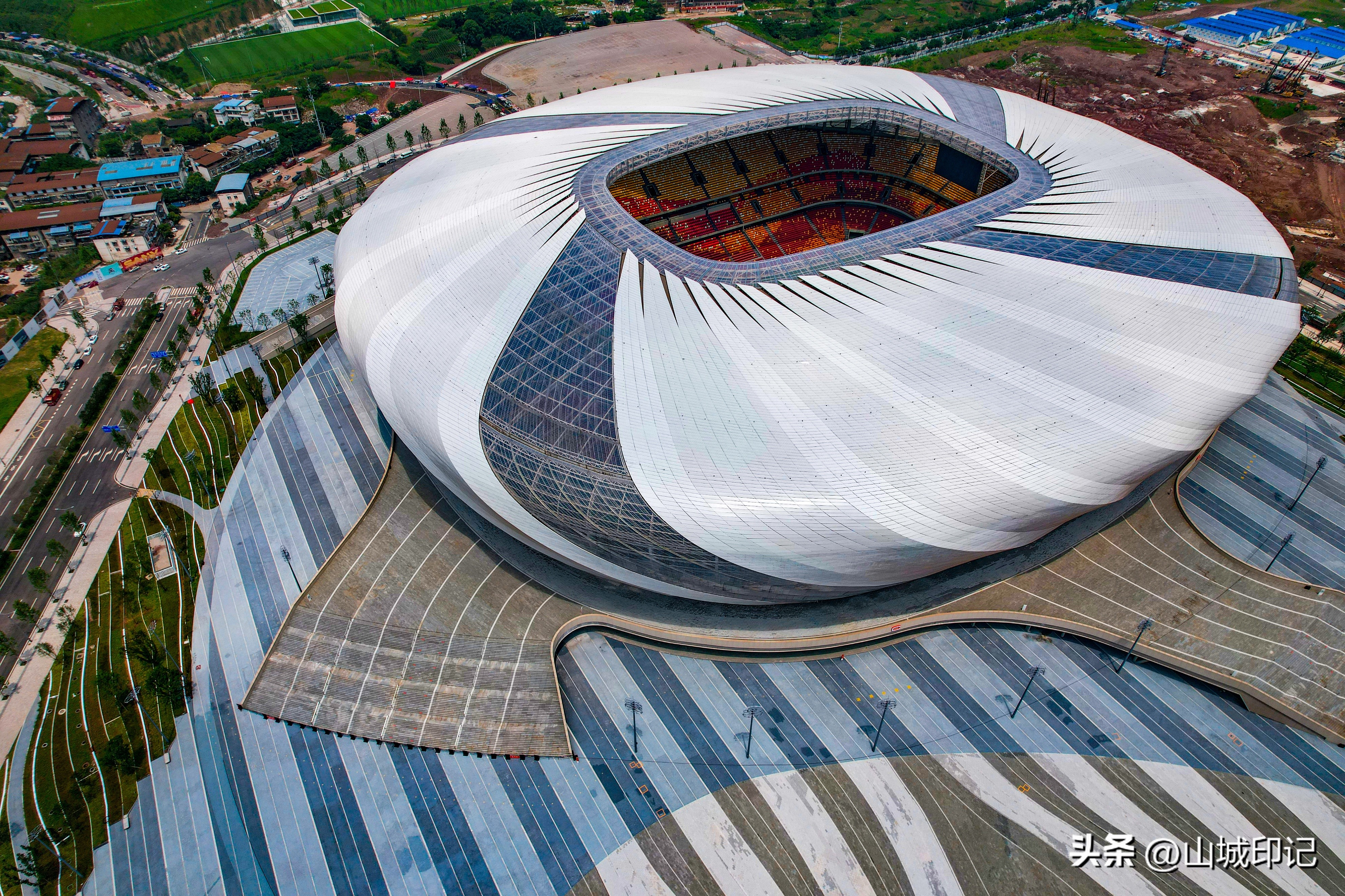 重庆龙兴最大足球场,重庆龙兴足球场看台路线详细