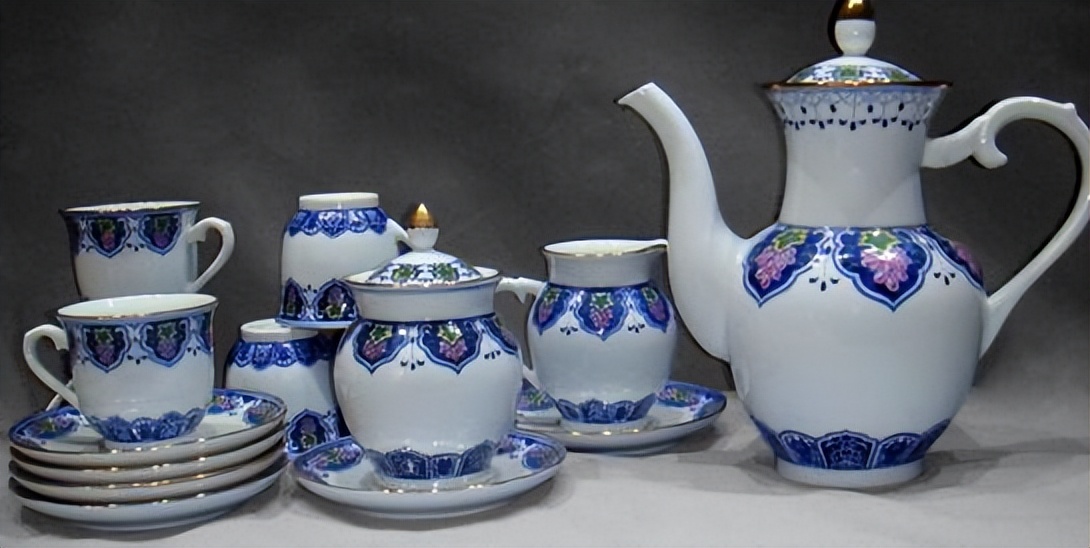 70年代景德镇制瓷真实影像,景德镇老厂瓷精品欣赏