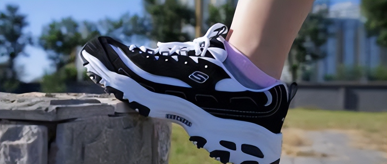 斯凯奇近期爆款,斯凯奇最近的爆款