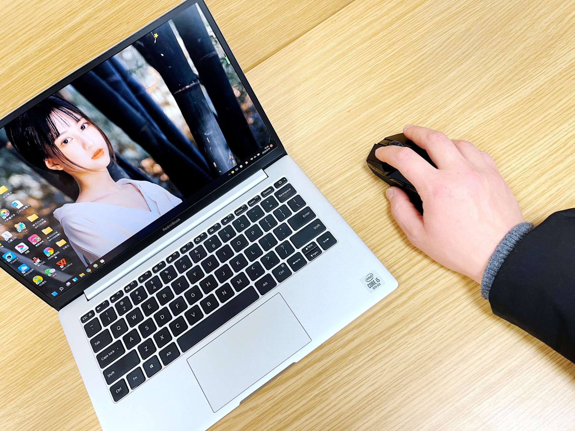 雷柏v1游戏鼠标好用吗,雷柏v10s鼠标垫