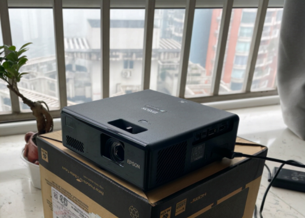 家用投影仪买极米好还是爱普生好,当贝极米和爱普生投影仪哪个好