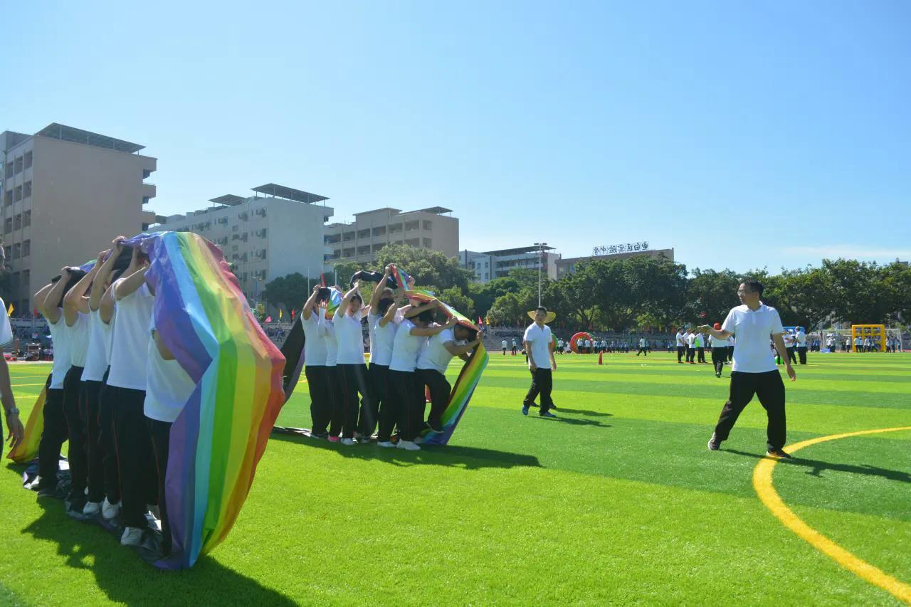 广东学校开幕式震撼全场,广东这所学校超硬核