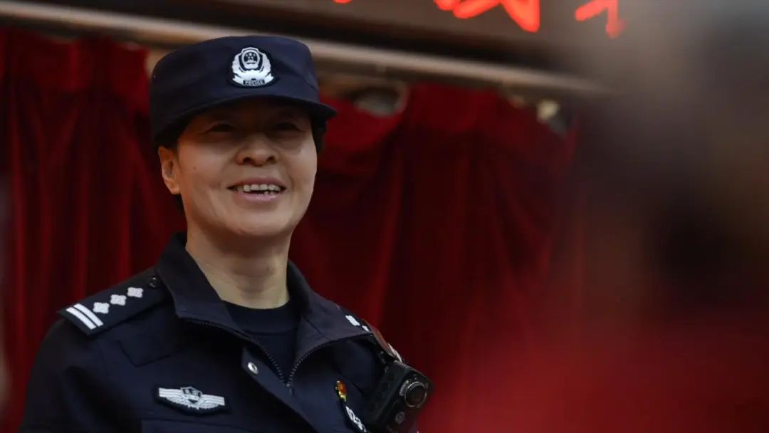 一个胡同女警和她的18年...