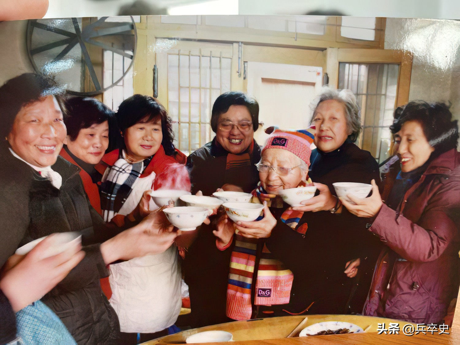 上海嘉定:70岁老太“众筹”买一栋楼,抱团养老21年:比家里自在