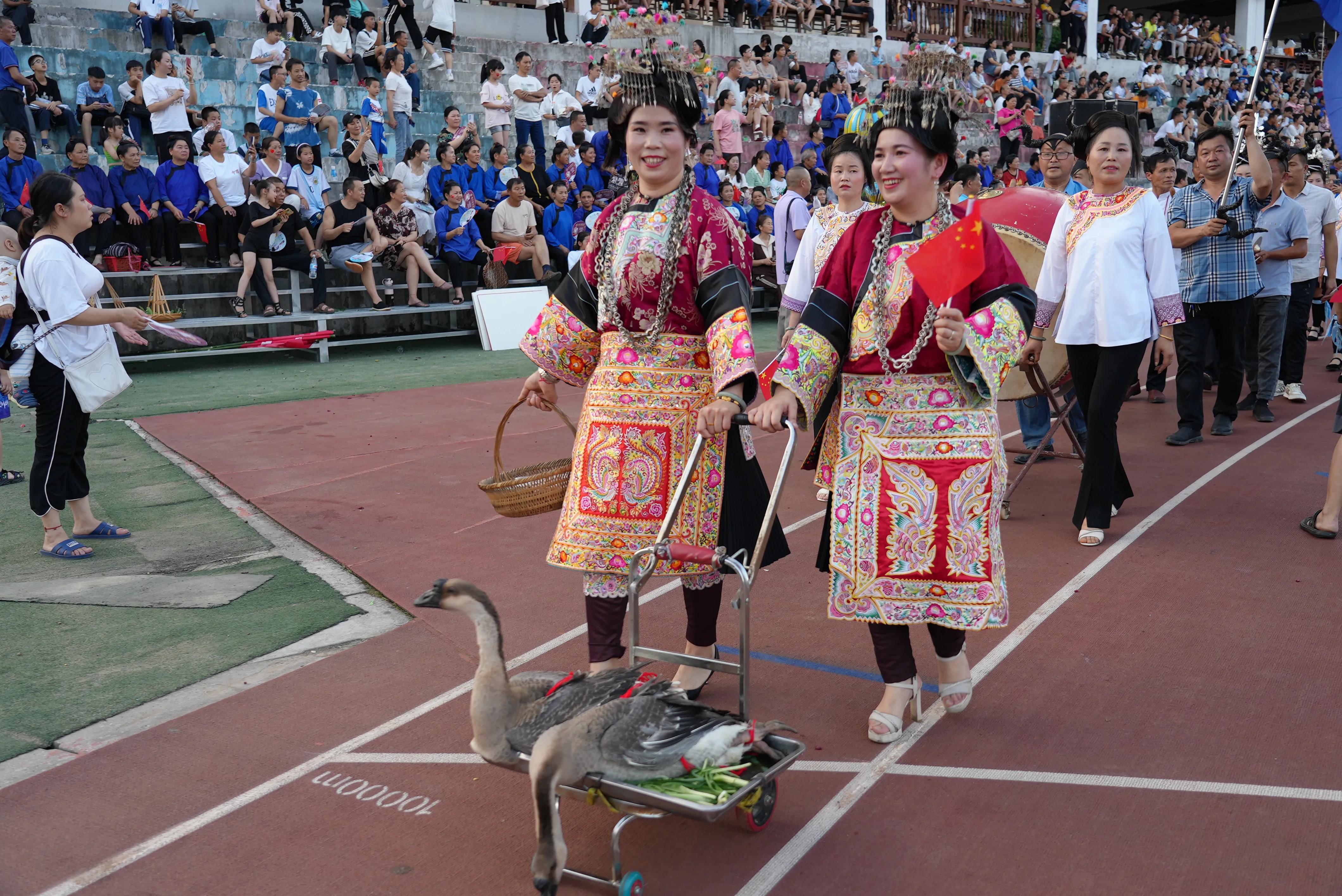 火爆全网的乡村足球赛,贵州乡村足球超级联赛
