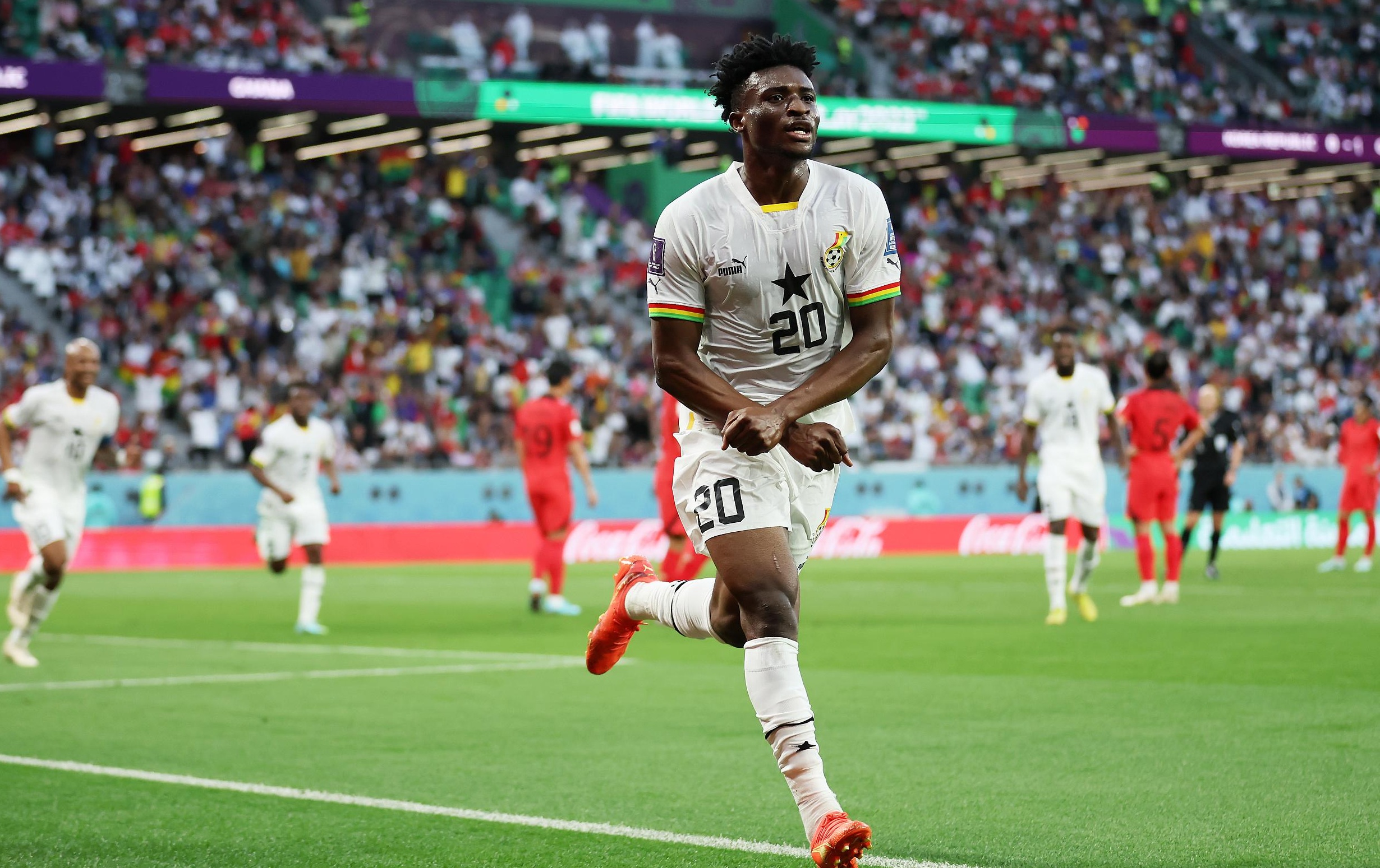 曹圭成3分钟2球韩国2-3不敌加纳,加纳对韩国曹圭成精彩进球场景