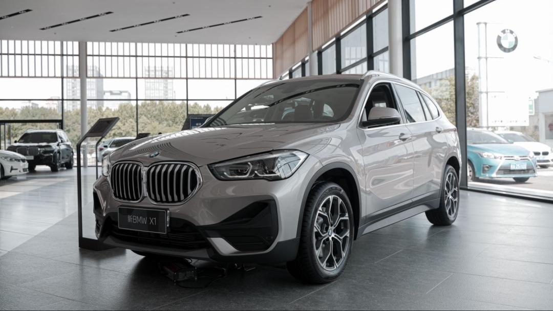 宝马x1三缸动力到底怎么样,宝马x1爱信8at多少时间换变速箱油