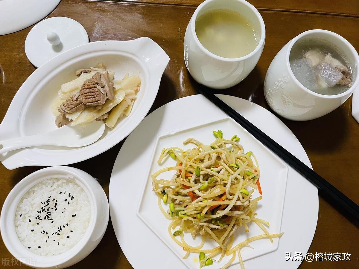 月嫂产妇月子餐的4大饮食原则,产后月子餐30天食谱一览表