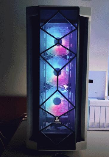 疫情期间居家找事做,耗资2W+打造纯白系居家办公桌面