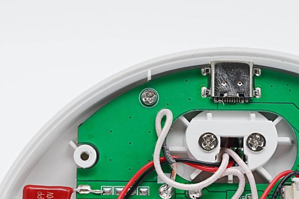 磁吸无线充电宝拆机测评,苹果原装磁吸充电器拆解