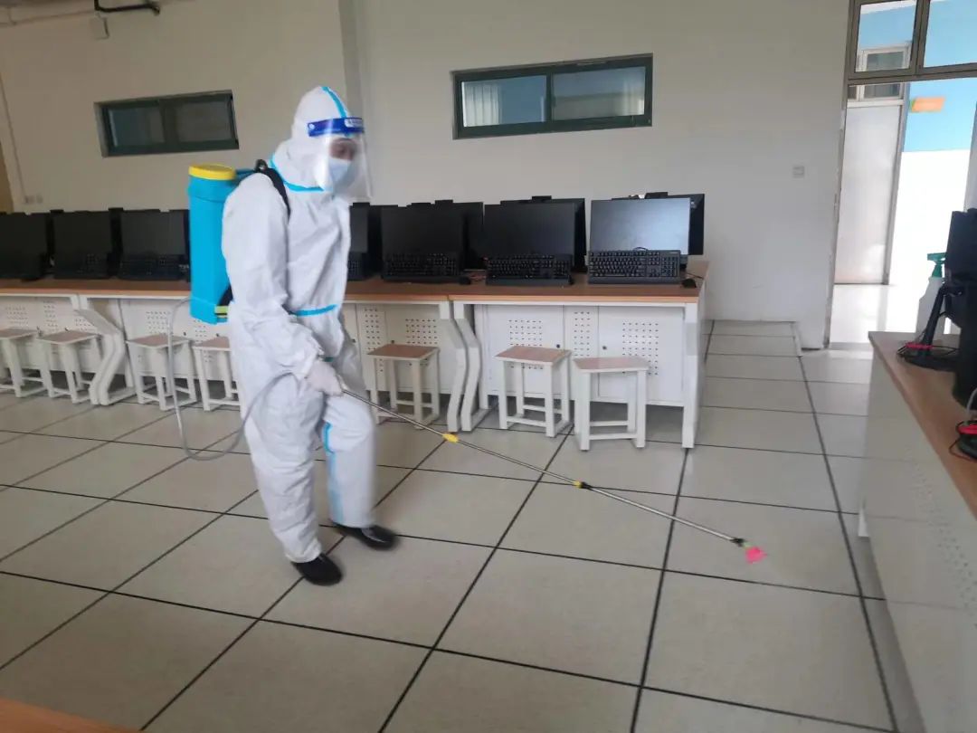 落实防疫政策全力开学护航-郑州市第八十八中学在行动