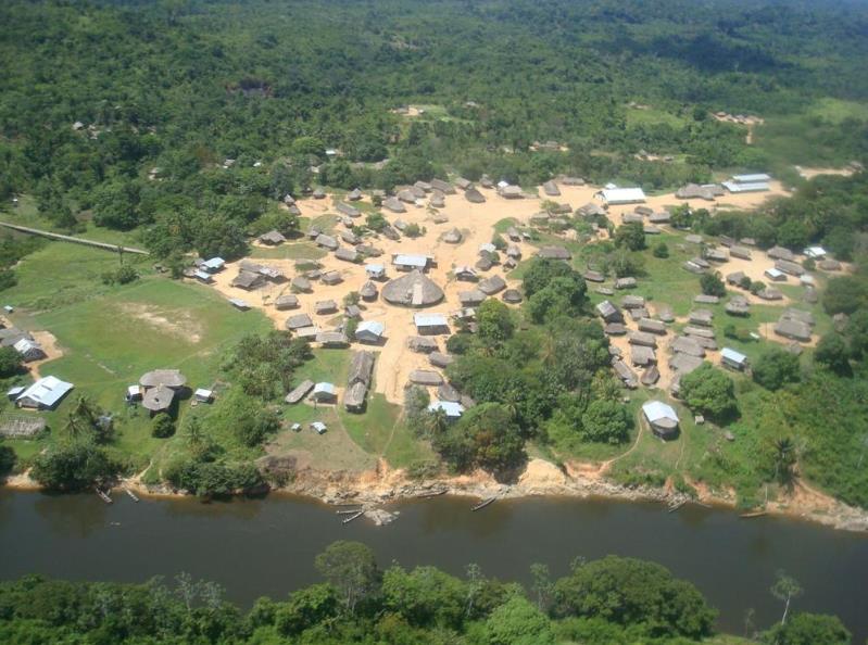 这个南美小国，被荷兰殖民300年后不肯单飞？还出过1位广东籍总统