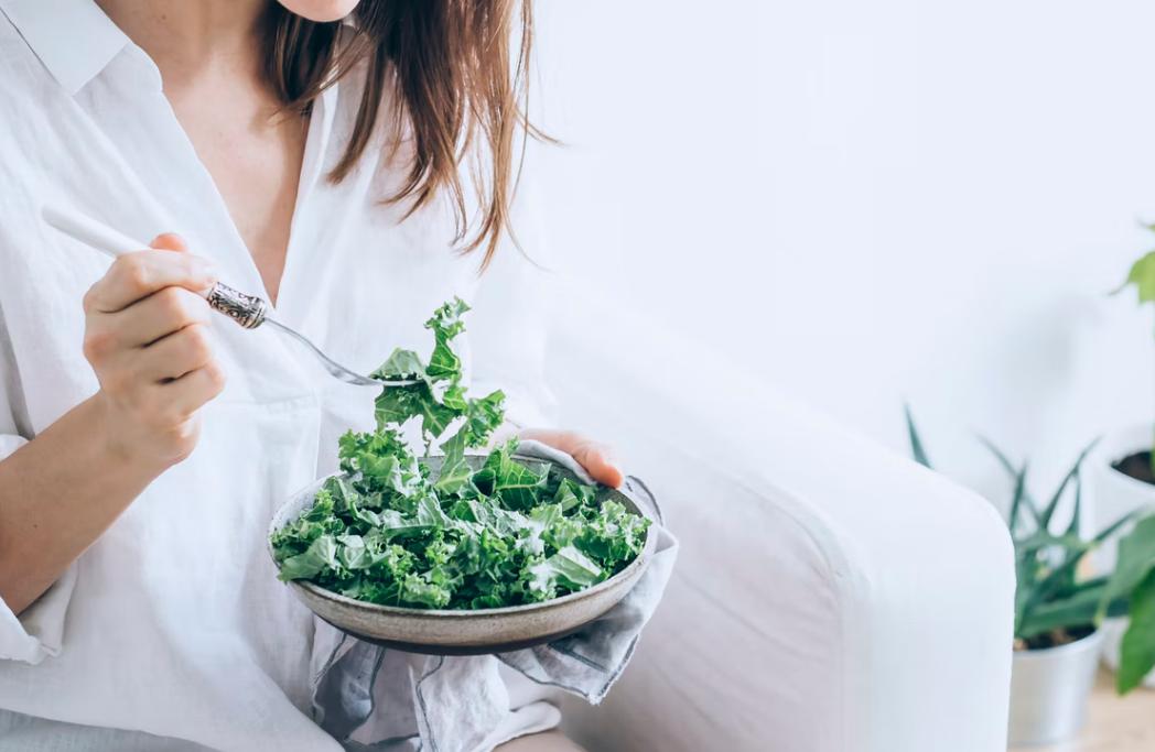 为什么减肥吃饭要减慢速度,吃饭太晚怎么避免长胖