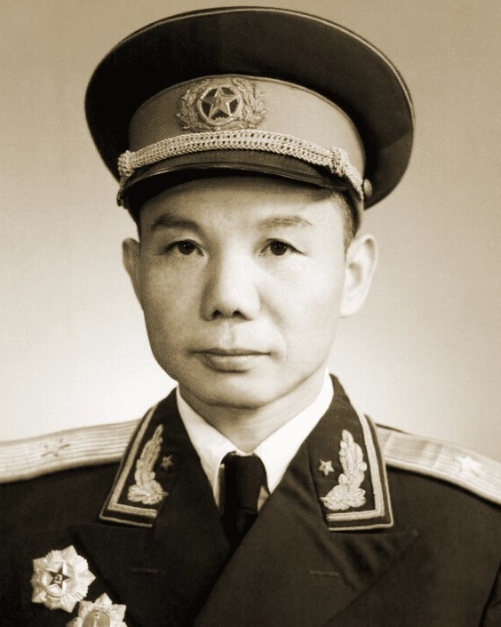 1986年*伯承刘**逝世，*小平邓**看到治丧委员会名单后：怎么没肖永银？