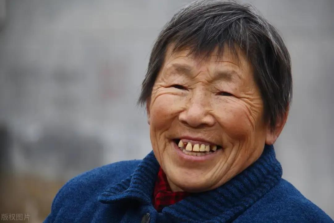 摆摊卖5元一碗面,摆摊卖老碗面