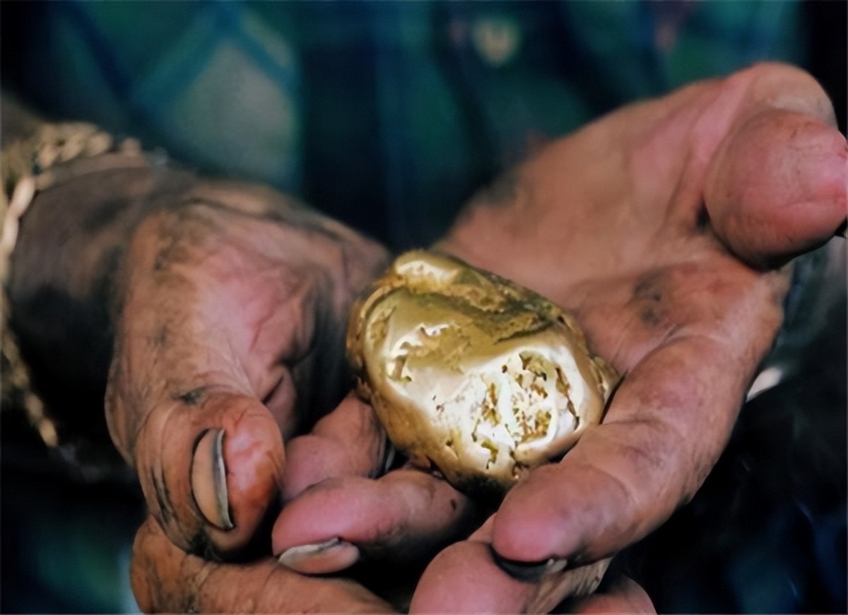 广西“上林帮”非洲淘金：火拼、疾病是常事，有人资产暴涨一个亿