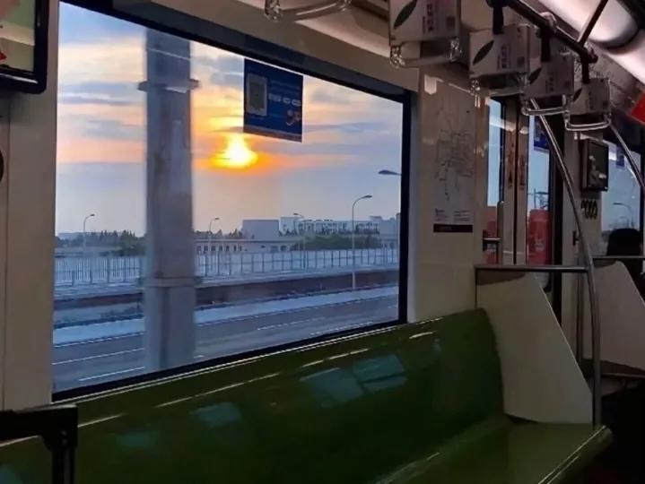 一眼被惊艳的高级文案个性签名,短又很惊艳的文案签名