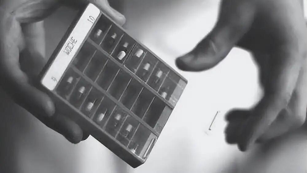 00后女孩挣100万视频,95后女人28天赚3万