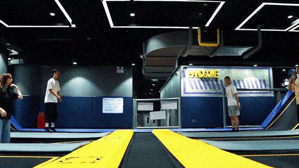 499元蹦床公园,5000平蹦床公园