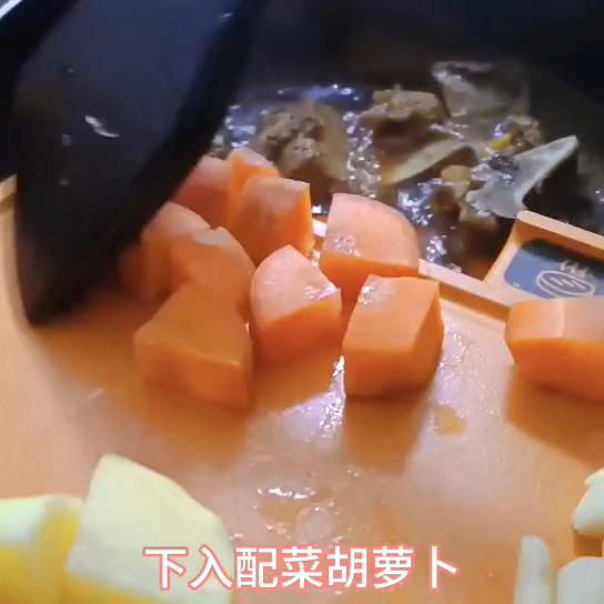 今天我们是在某西西上买的菜，所以没有买菜视频，全是炒菜...