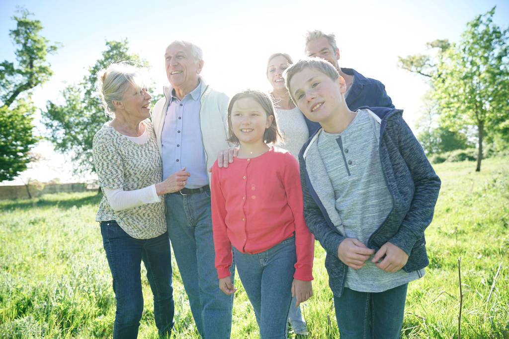 男方给彩礼多少女方没有嫁妆合适,女儿出嫁要给女儿多少嫁妆