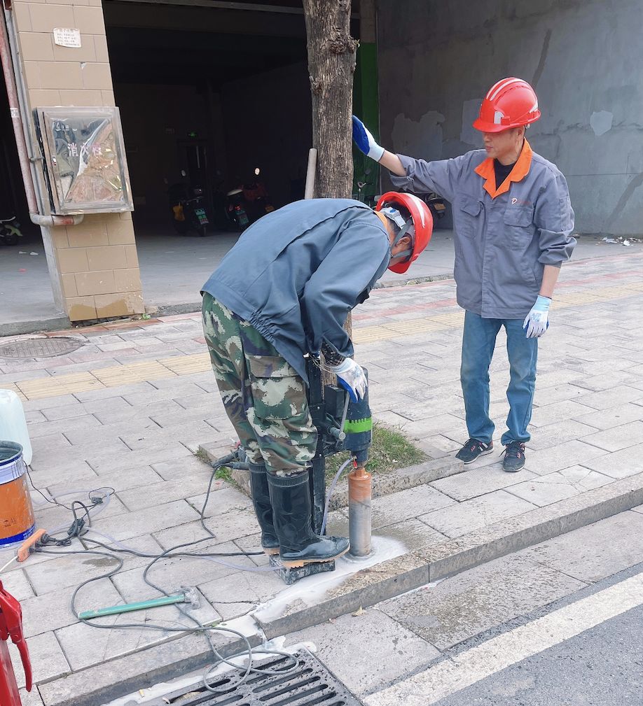 一种无线低位视频桩施工安装方法