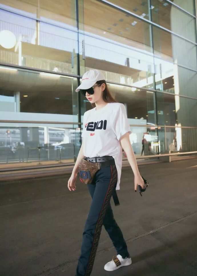 戚薇休闲鞋穿搭,戚薇穿什么样的鞋子好看