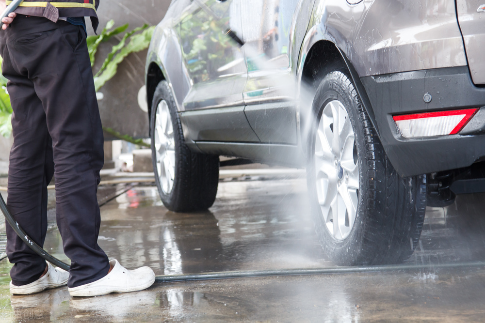 花钱不足10元,就能给爱车“洗个澡”!24h共享自助洗车火了