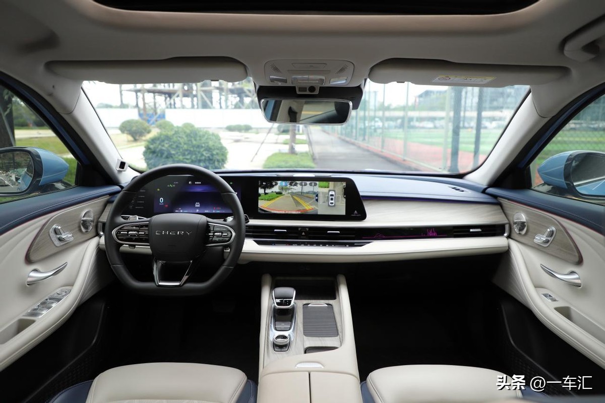 “BBA车型”的平替之选，档次与颜值兼备，10.89万就给1.6T发动机