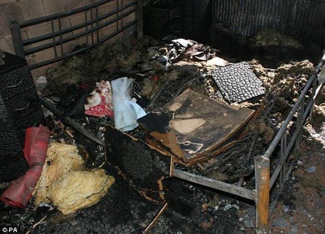 12岁男孩偷母亲衣服,7岁儿子偷母亲贴身衣物