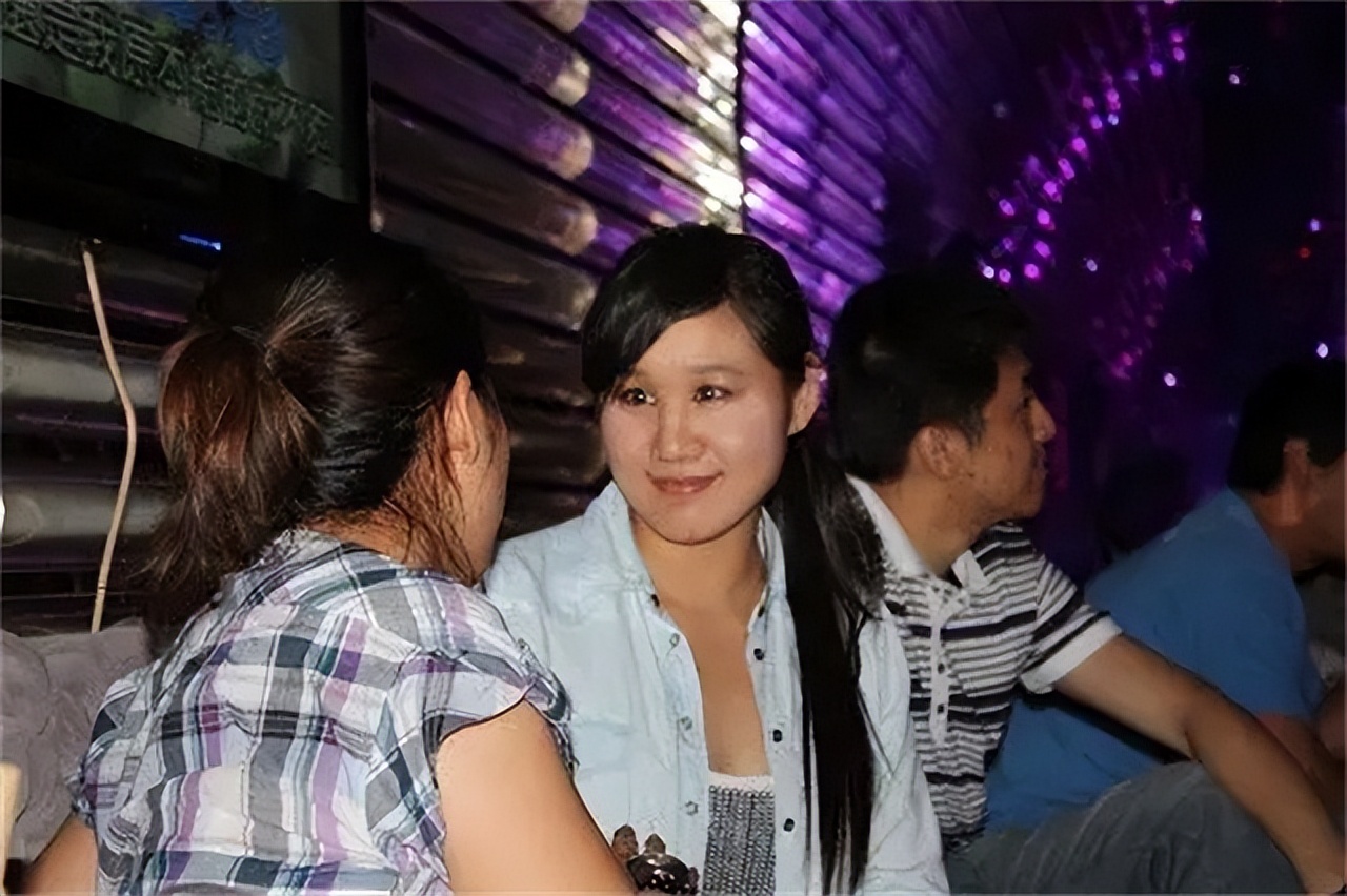 杜锋第二任妻子有孩子了吗,杜锋妻子个人简历