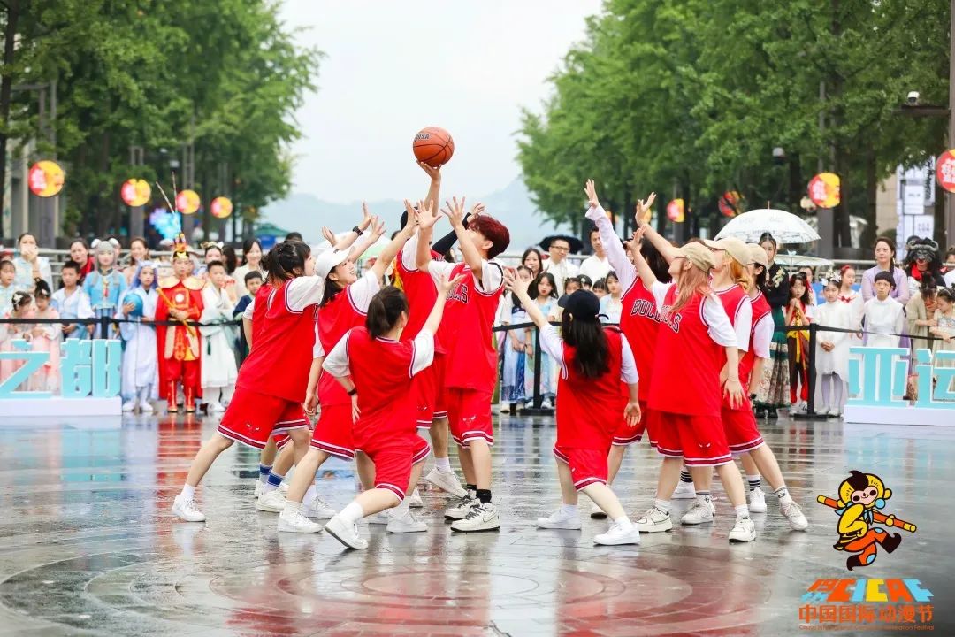 中国动漫节彩车巡游,国际动漫彩车巡游视频