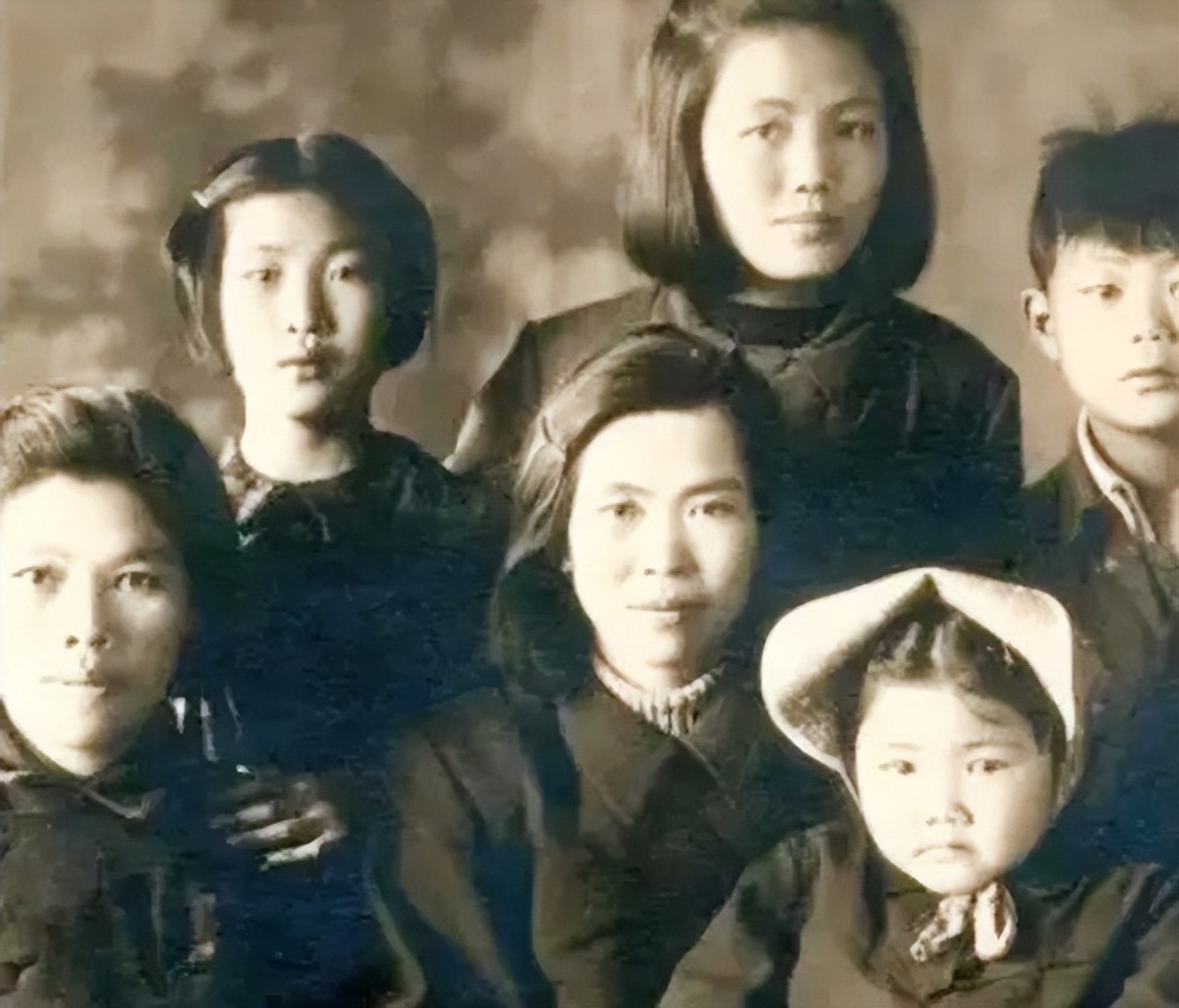 59年，*子珍贺**和水静在庐山畅聊往事，孔东梅：那是外婆最大的收获