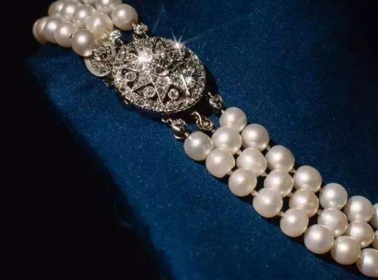 女子花钱如流水诈骗千万元被抓,一女子被诈骗2000万