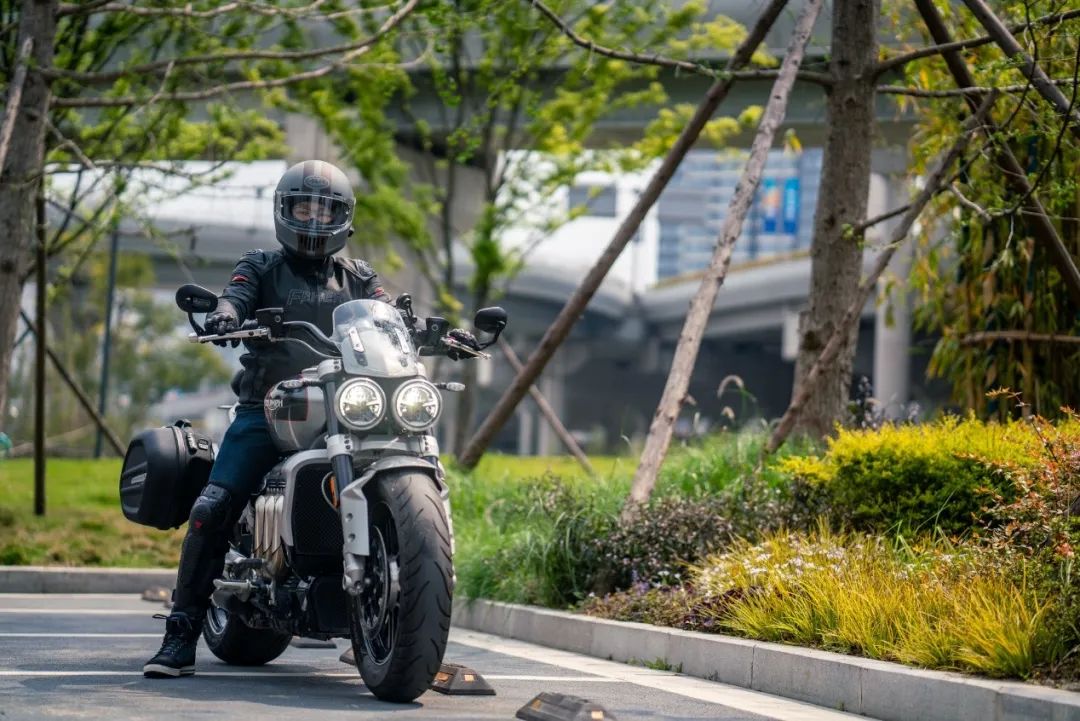 凯旋火箭3优缺点,火箭凯旋3新款试驾