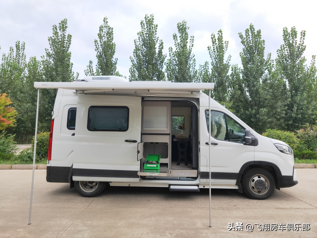 独立额头床房车,最巧妙设计的房车