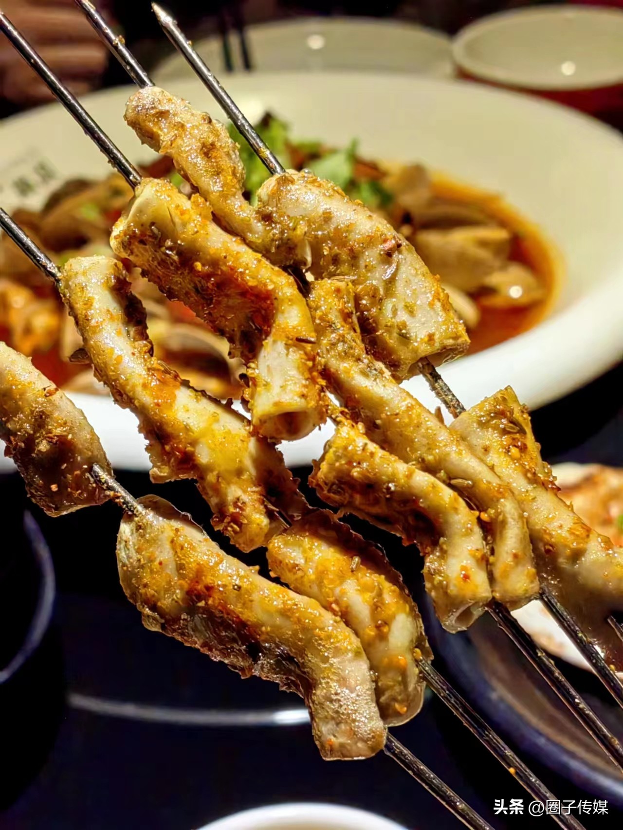 鲜香的舌尖诱惑,从经典延至创新,【震旦海鲜烧烤酒店】