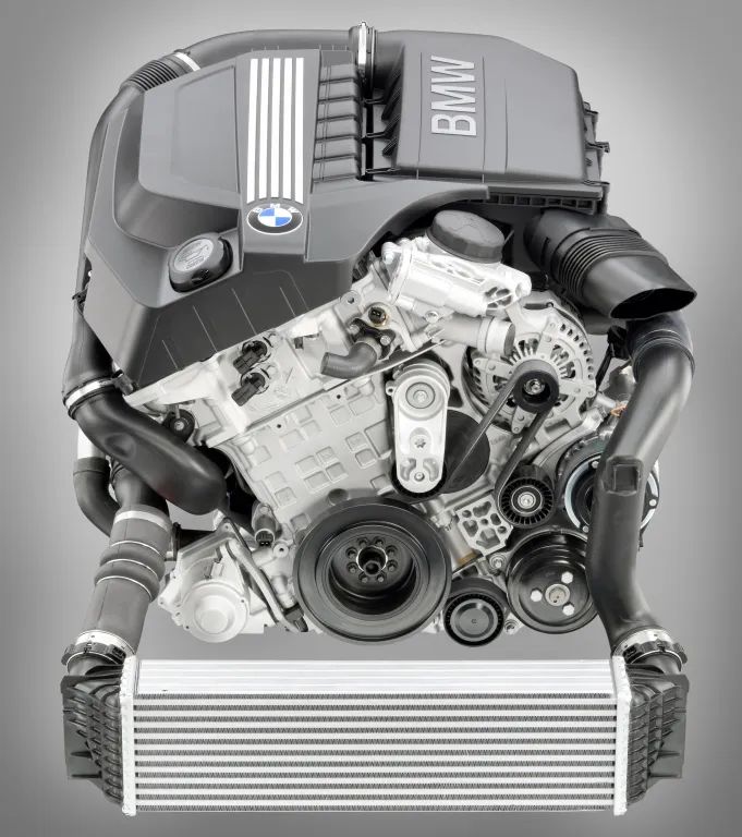 宝马x56缸和4缸的区别,18款宝马x1三缸发动机