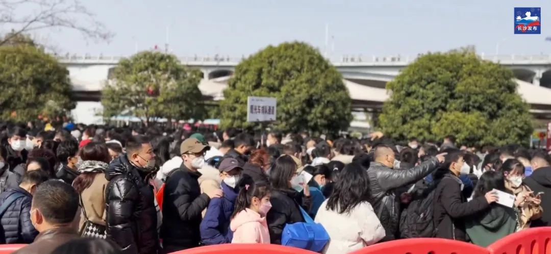 五一岳麓山橘子洲再发提醒,今天长沙岳麓山最新状况