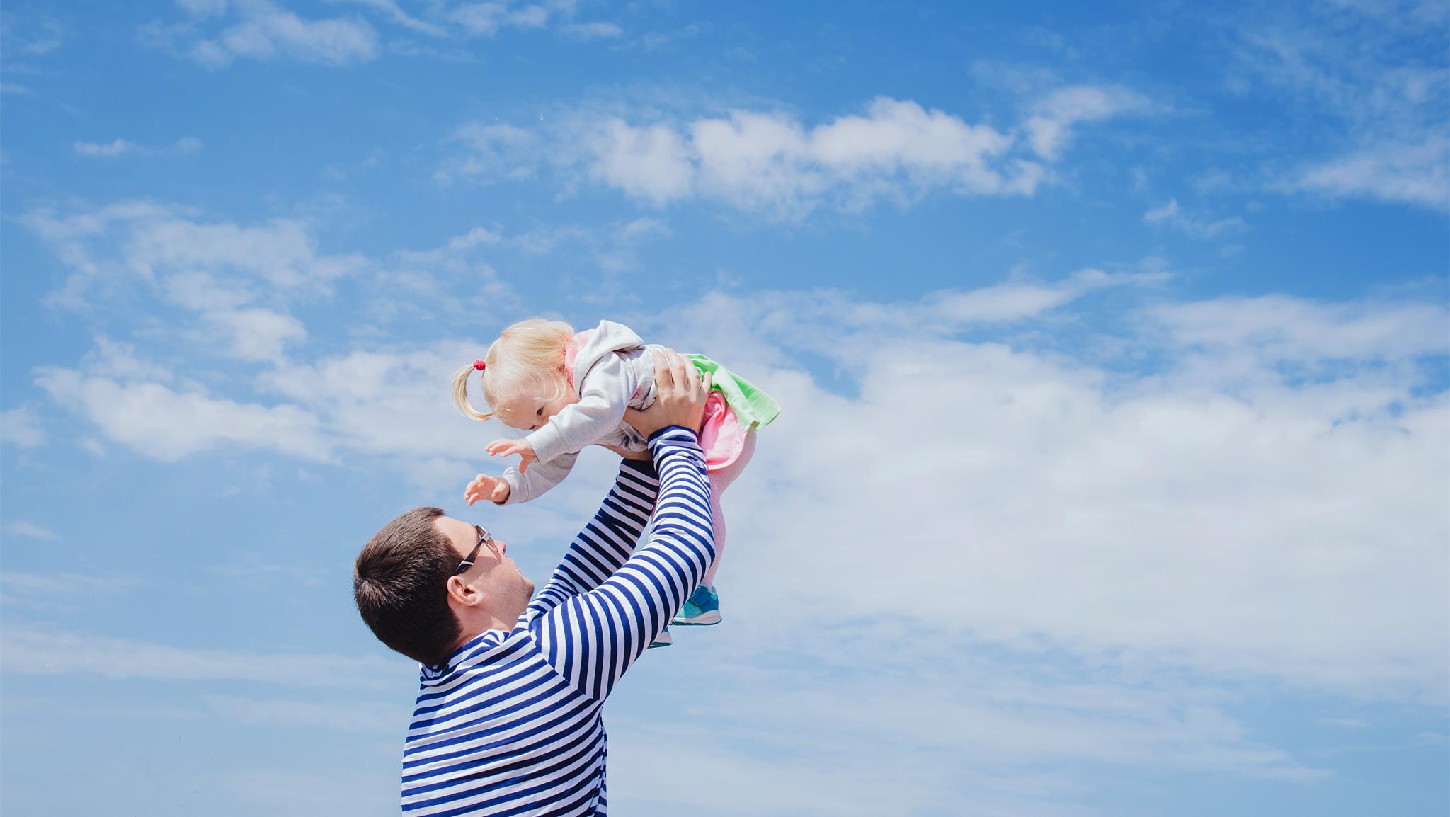 老公工资都交给婆婆妻子提离婚,老公把工资交给婆婆保管老婆存了