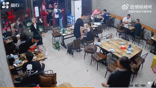 唐山打人讯问视频首次公开，细节曝光：受害女孩终于发声了