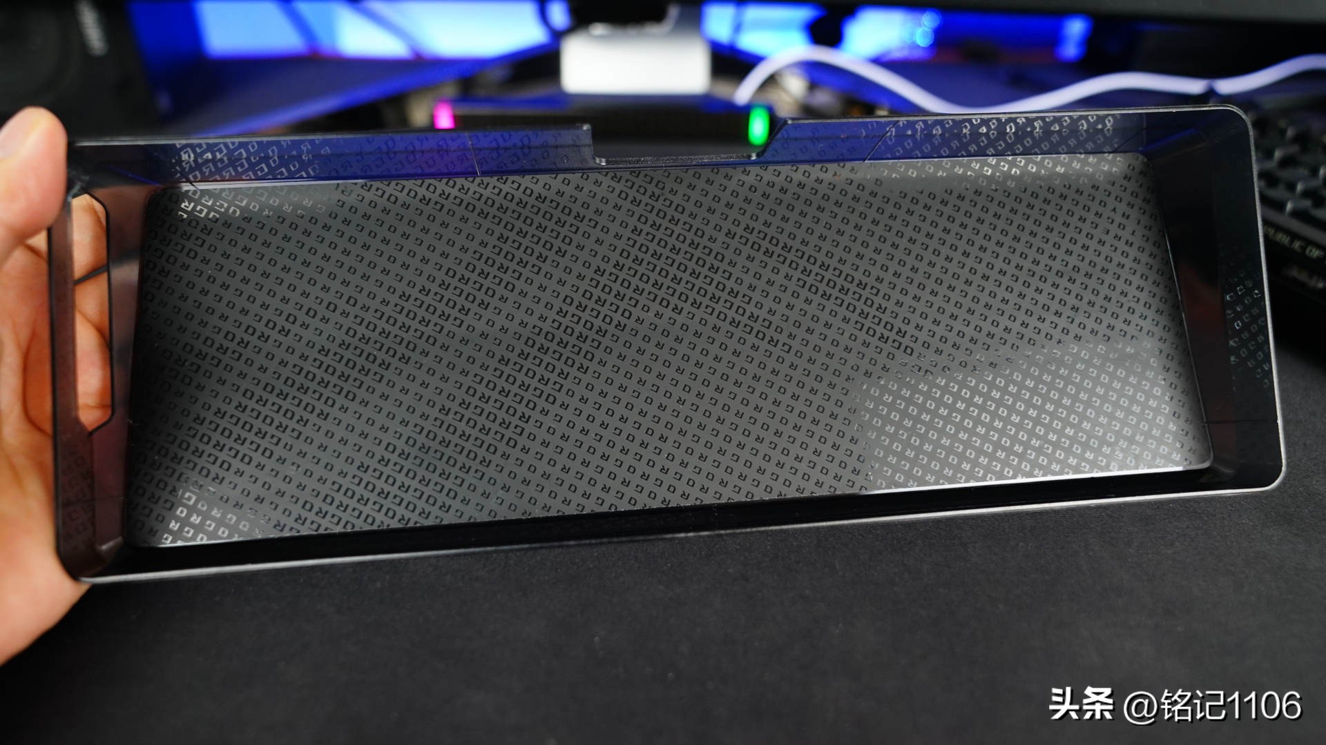 华硕rog夜魔机械键盘哪个轴好,rog魔导士键盘怎么按一下就有灯光