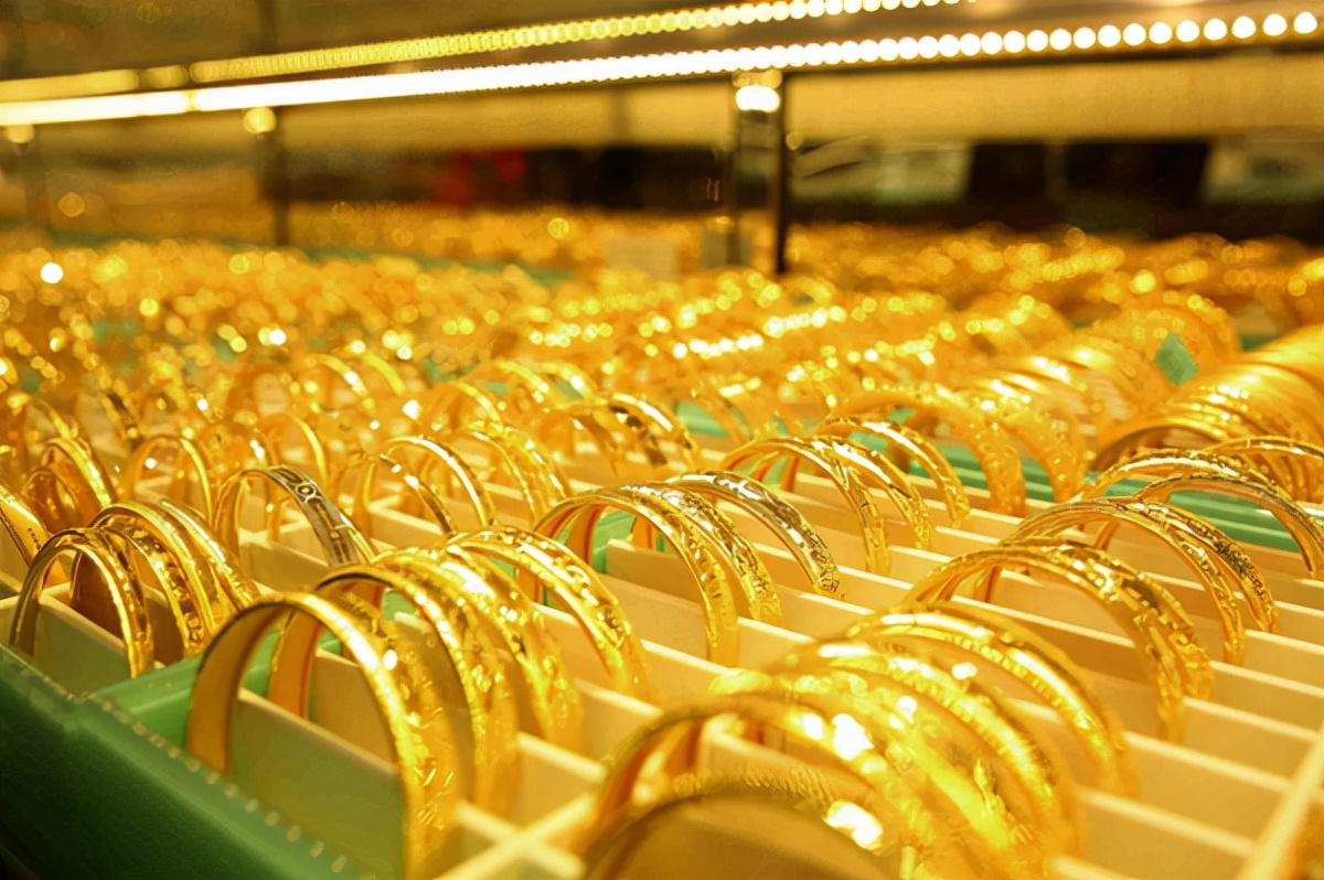 黄金最新行情今天黄金回收价格,买什么样的黄金回收最保值