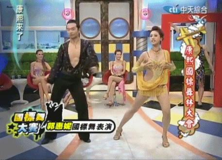 真富婆假富婆对比,台湾富婆王思佳晒香奈儿包遭吐槽