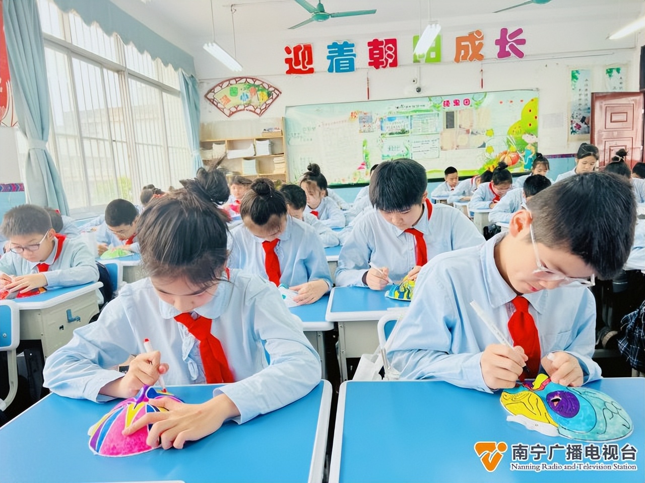 戏曲黄色面具的脸谱怎么画,中国戏曲脸谱的一幅完整儿童画